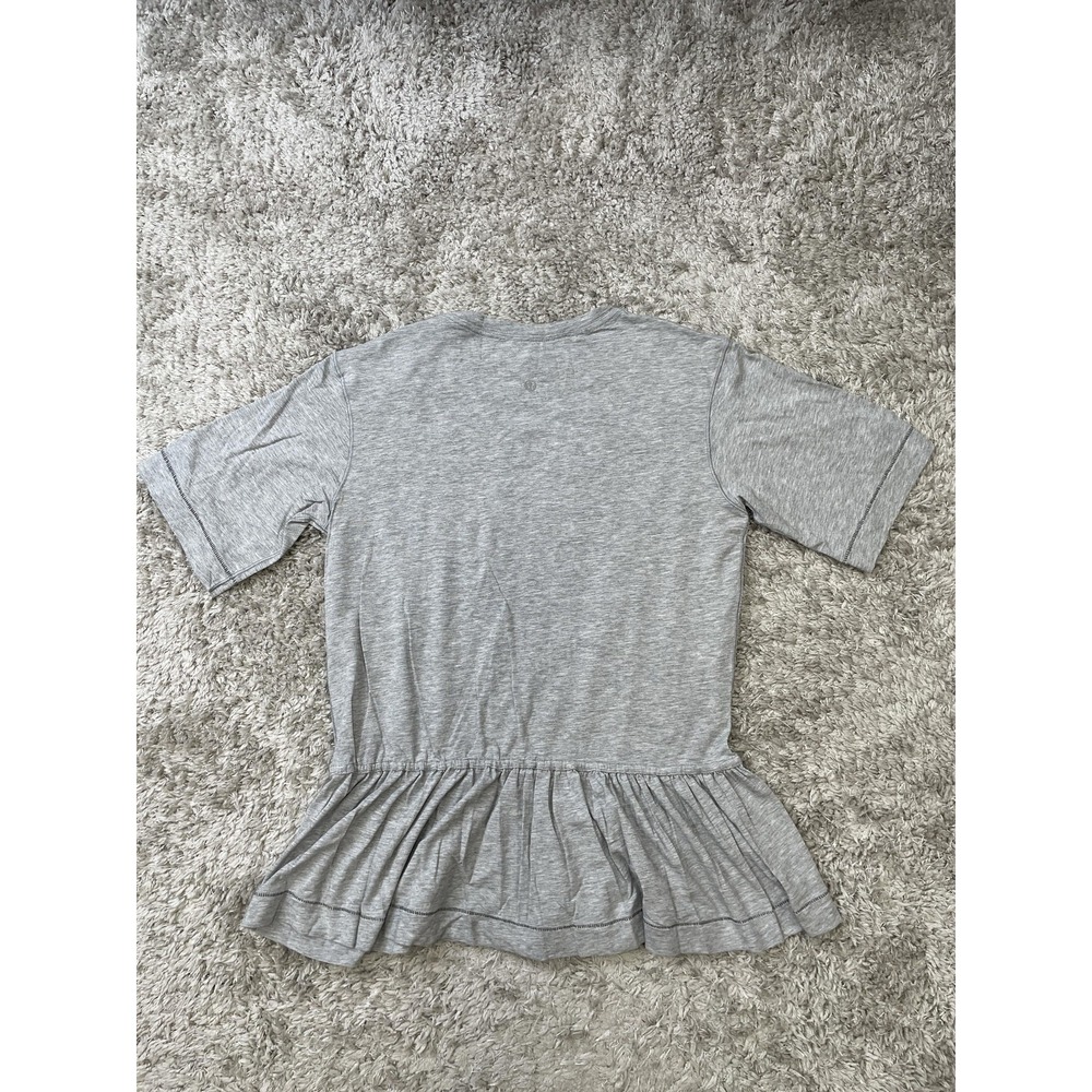 Lululemon Shirt Womens Medium Gray Peplum Ruffle Hem Short Sleeve Crewneck Top - Picture 6 of 10